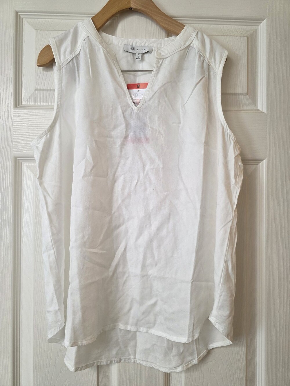 Fever Women’s White Sleeveless V-Neck Blouse